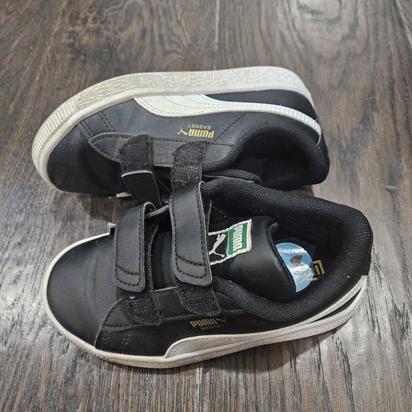 Boys Puma Sneakers - Picture 2 of 3